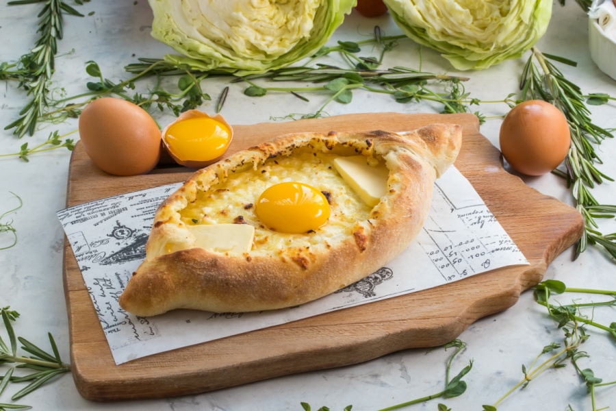 Хачапури по-аджарски