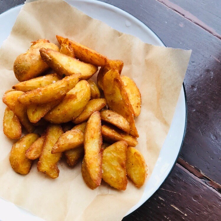 Картофельные дольки с трюфельным маслом