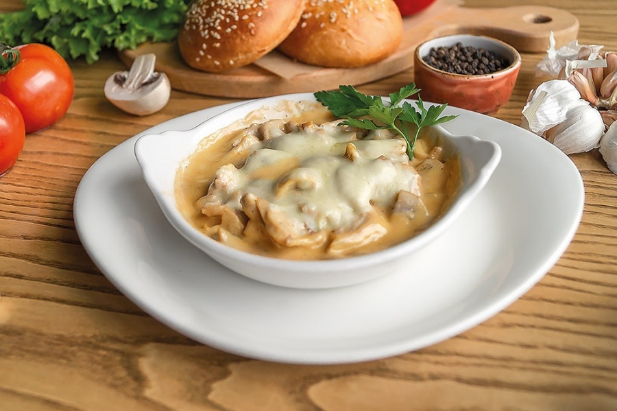 Жульен с курицей и грибами