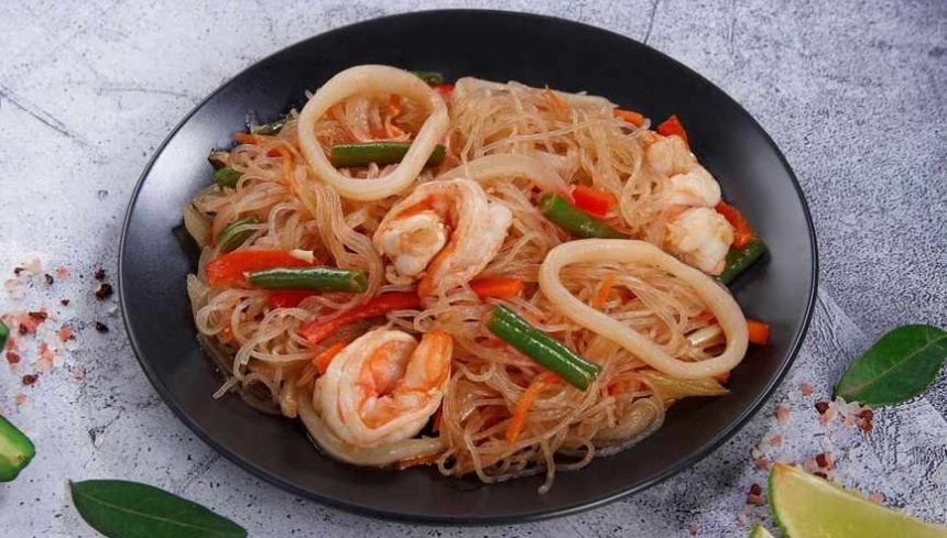 Лапша рисовая (фунчоза) с морепродуктами