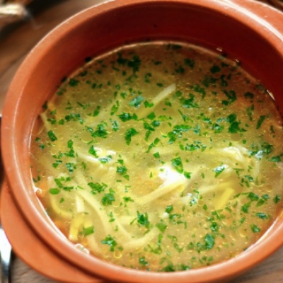 Суп лапша с курицей
