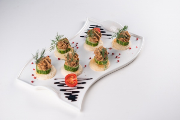 Канапе с куриным паштетом