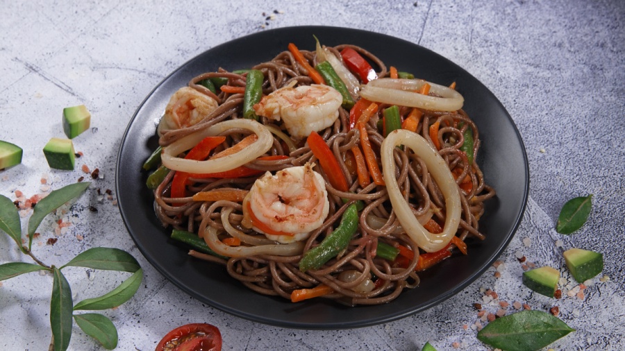 Лапша соба с морепродуктами