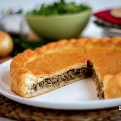 Пирог с фаршем и капустой