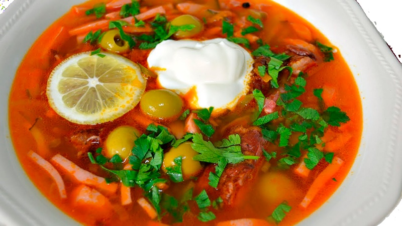 Солянка сборная мясная