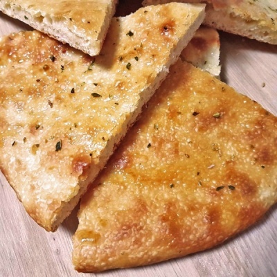 Чесночная лепешка