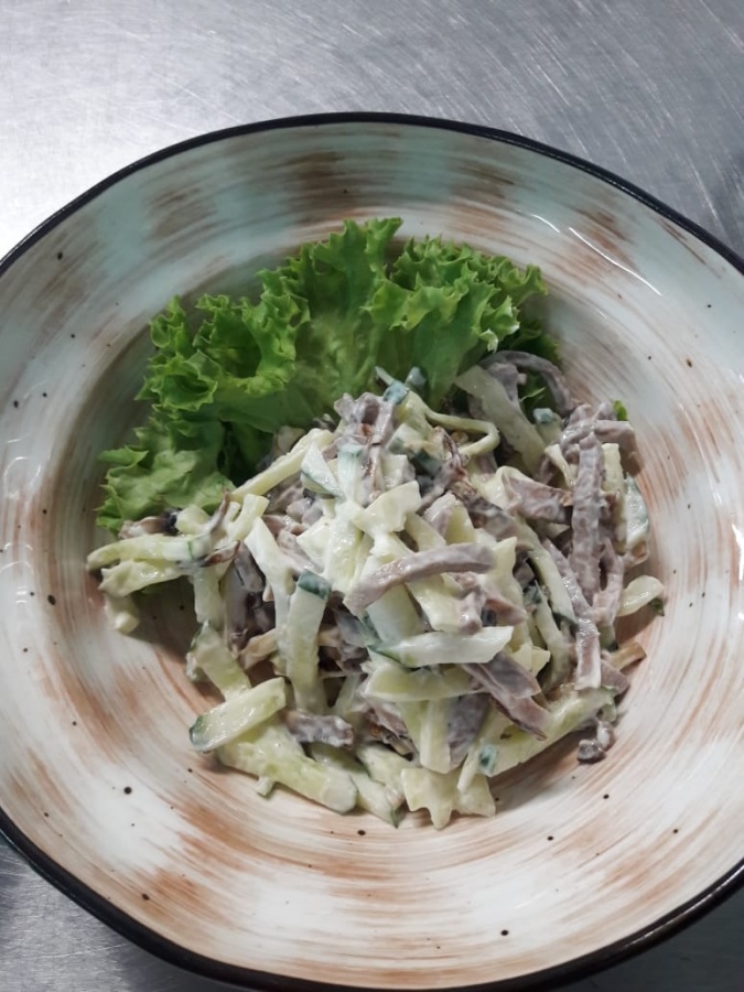 Салат с говяжьим языком