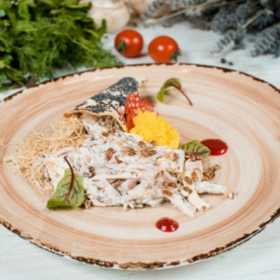 Салат из пророщенной пшеницы с куриным филе