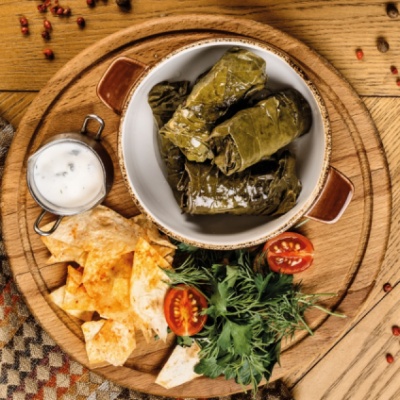 Долма ереванская с соусом мацони