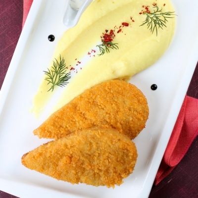 Котлеты из щуки с пюре и авторским соусом