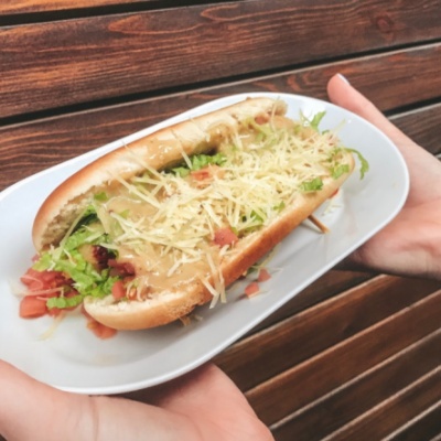 Хот-дог с куриной колбаской