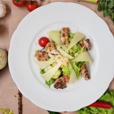 Цезарь с курицей
