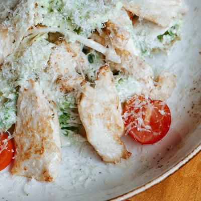 Цезарь с курицей