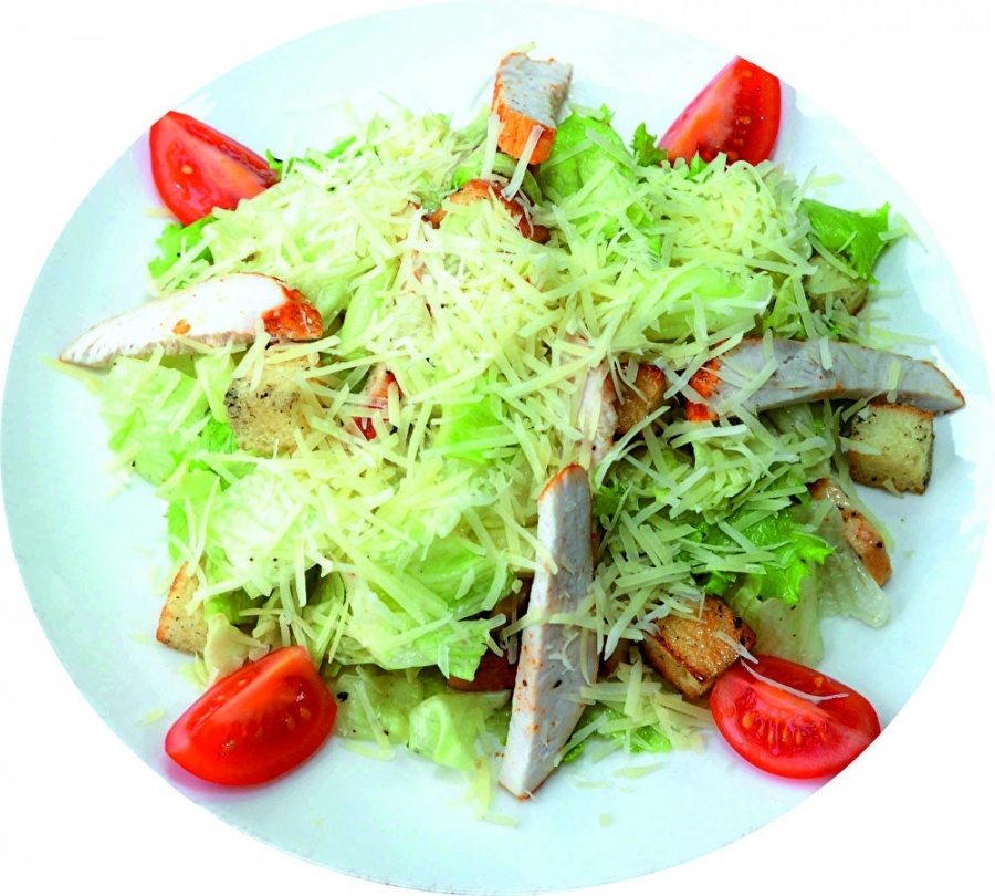 Салат Цезарь с курицей