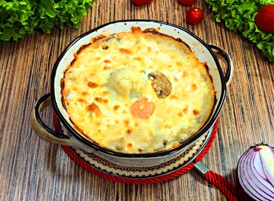 Креветки коктейльные, грибы шампиньоны и цветная капуста