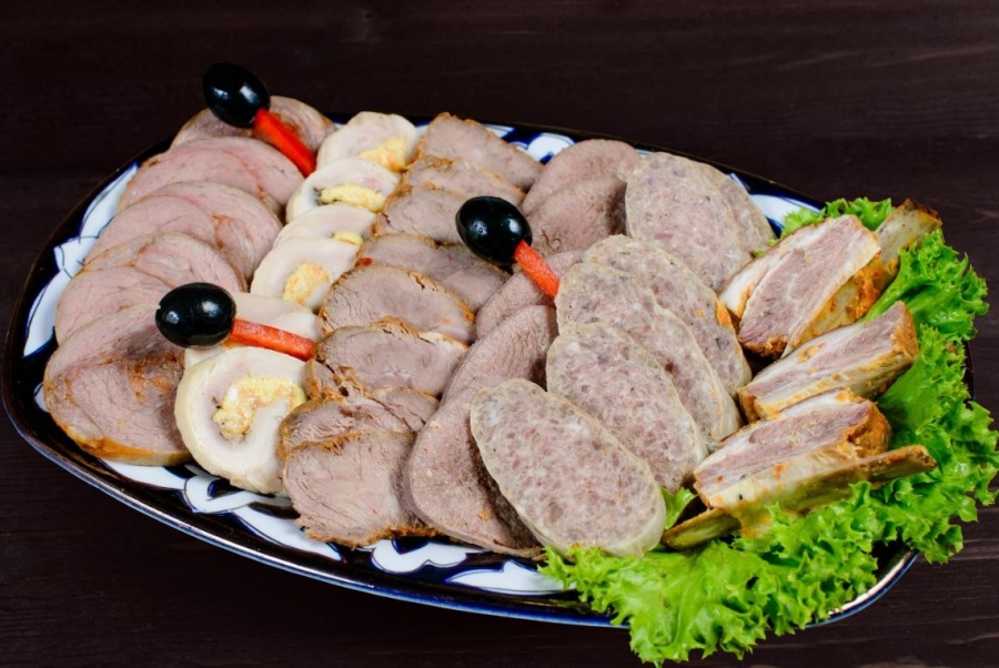 Ассорти мясное по-восточному