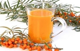 Морс из облепихи с клубникой