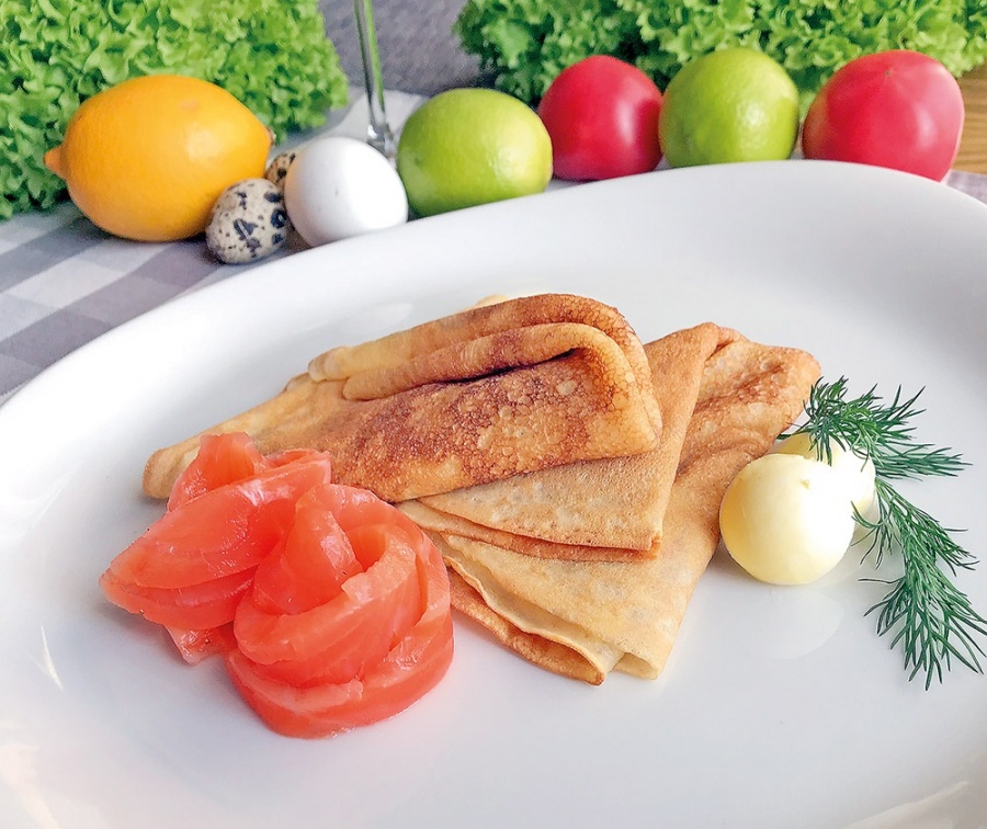 Блинчики с красной икрой