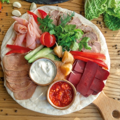 Мясные деликатесы
