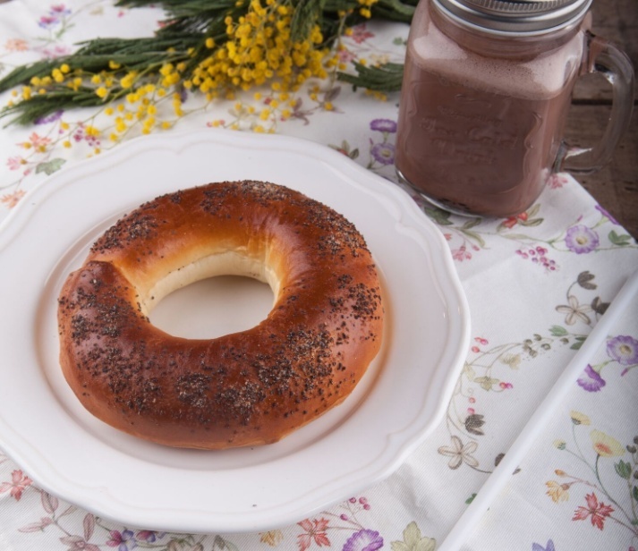 Бублик с маком