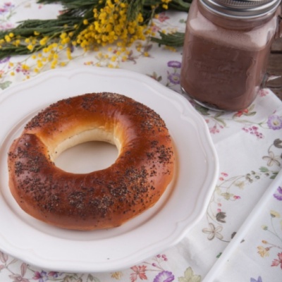 Бублик с маком