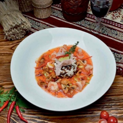 Креветки с овощами и рисом микс