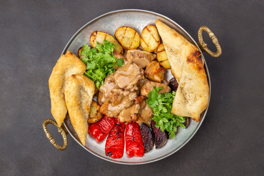 Садж из домашней курицы, жареной на углях
