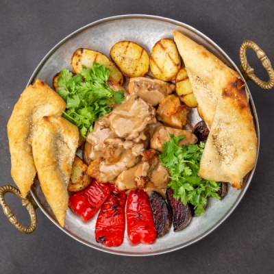 Садж из домашней курицы, жареной на углях