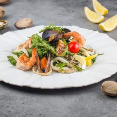 Салат с морепродуктами
