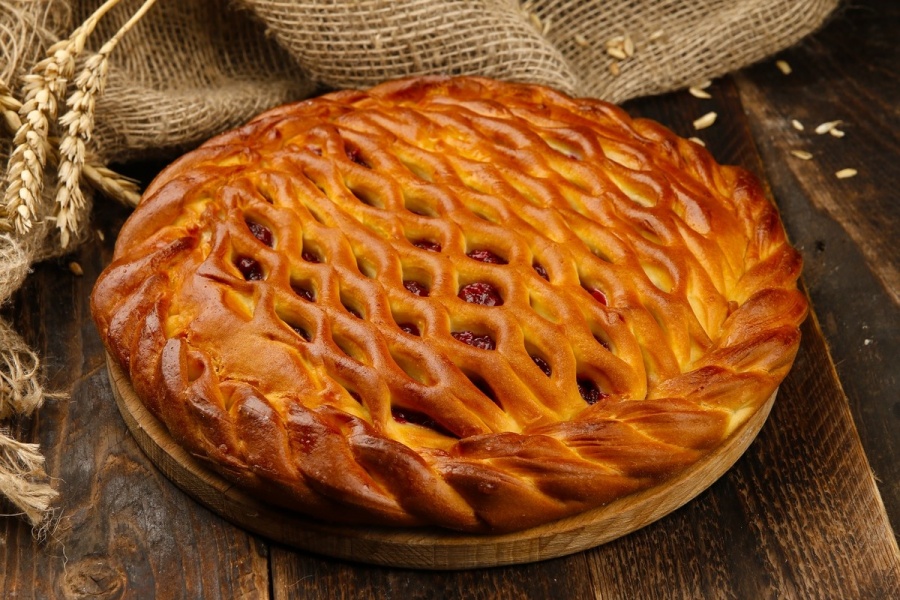 Пирог с брусникой