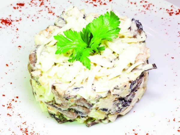 С курицей и грибами