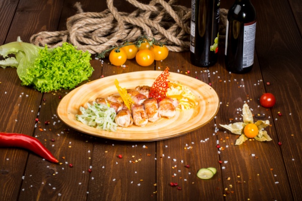 Ражничи из курицы в беконе