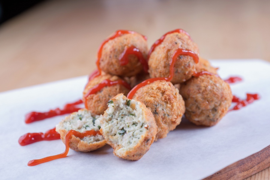CHICKEN BALLS