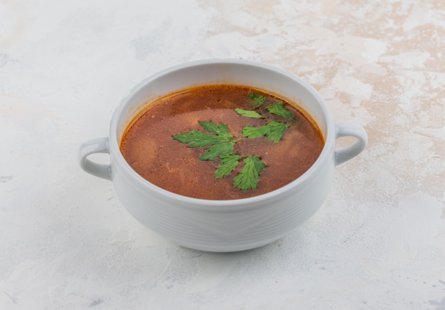 Борщ красный на легком курином бульоне