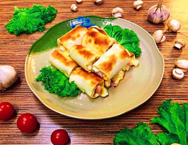 Ветчина, ананас консервированный, сыр Гауда