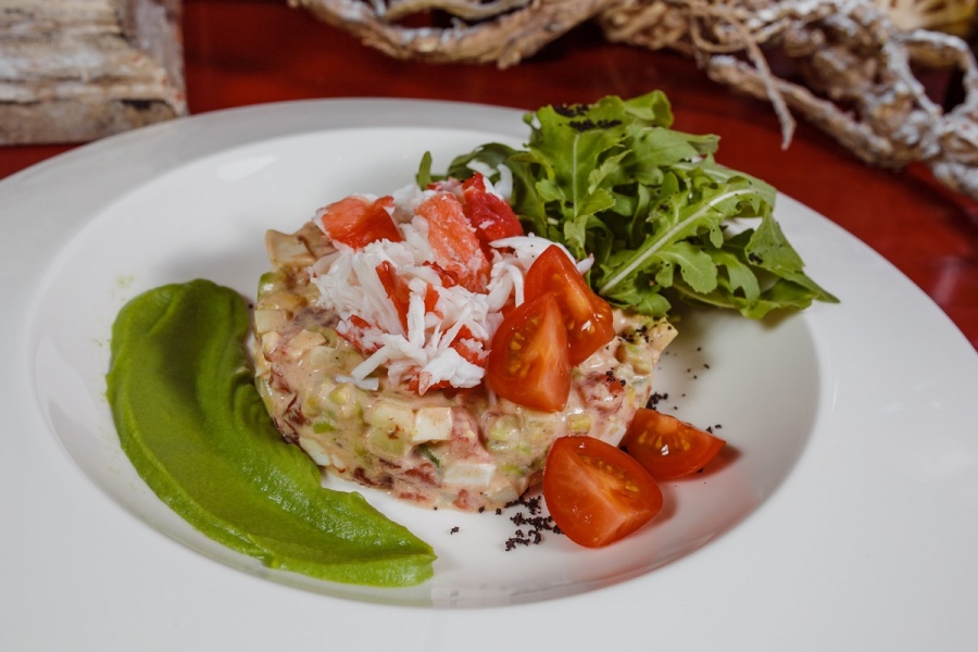 Оливье с мясом краба