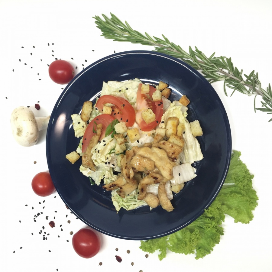 Цезарь с куриным филе
