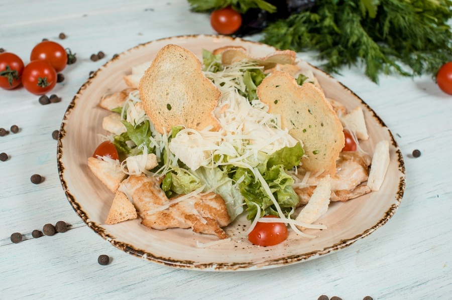 Цезарь с курицей