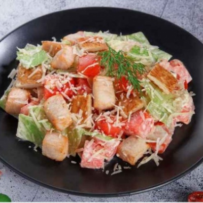 Салат Цезарь с курицей