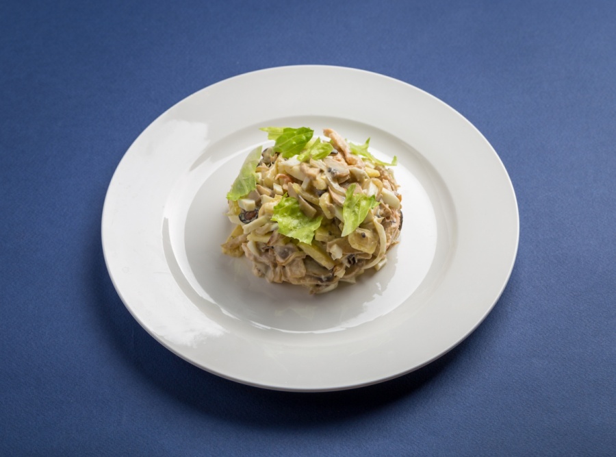 Салат с копченой курицей