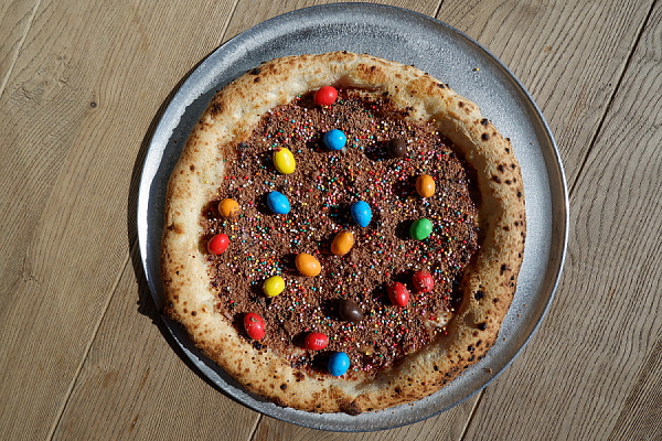 Пицца шоколадная с m&ms