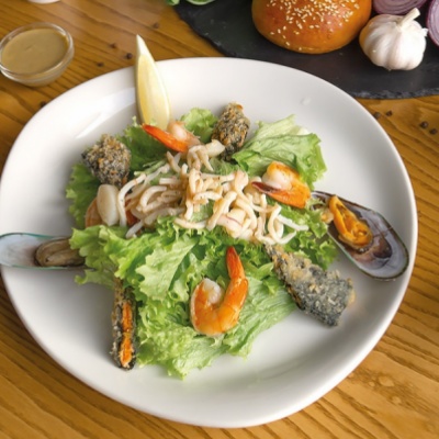 Салат с морепродуктами