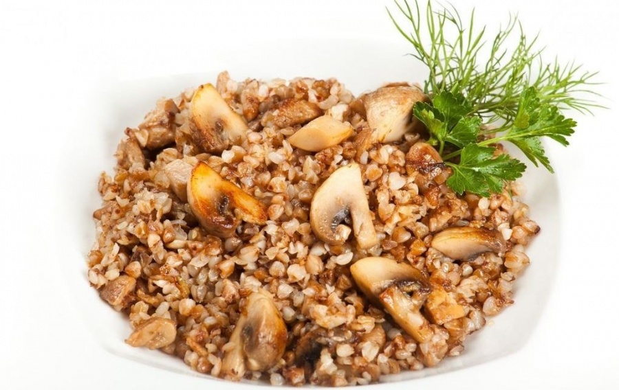Каша гречневая с грибами и луком