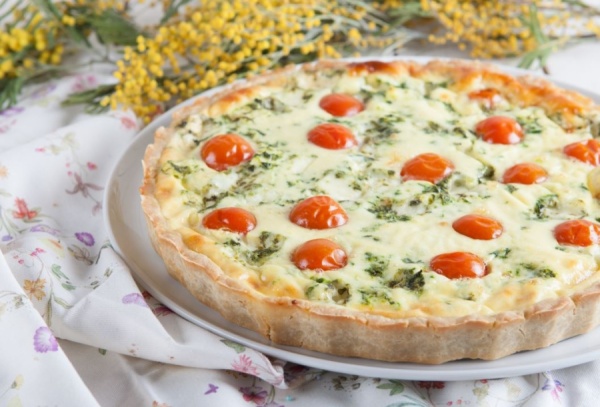 Киш с брынзой и черри
