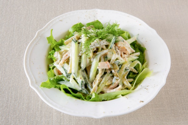Салат из копчёной куриной грудки