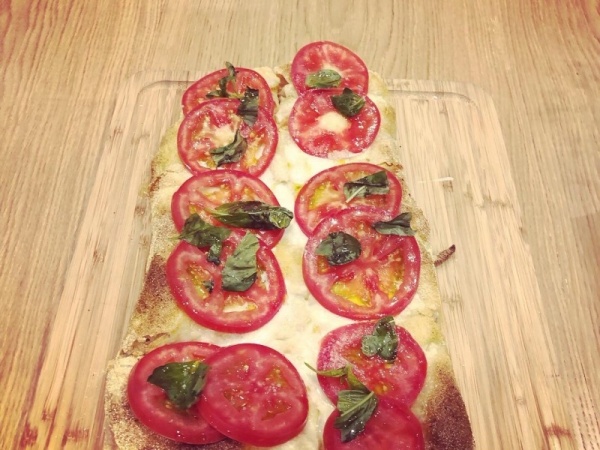 Pizza Caprese