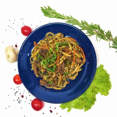 WOK с говядиной и овощами