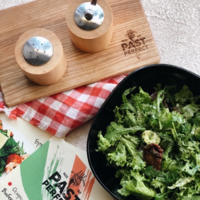 Rucola con mozzarella (Руколла с моцареллой и вялеными томатами)