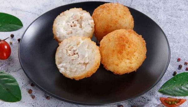 Рисовые шарики с курицей