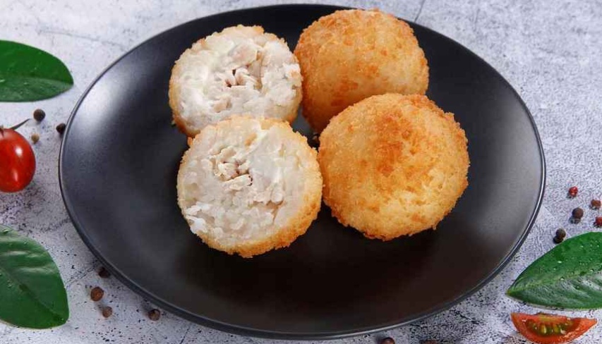 Рисовые шарики с курицей